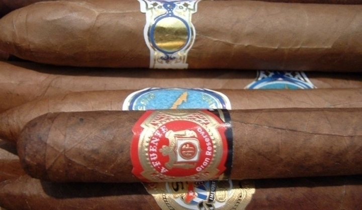 Stanislaw Cigar and Pipe Shop